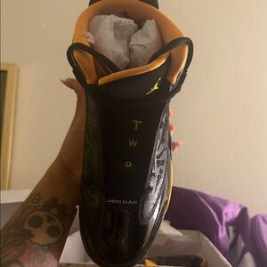 Jordan Men's Black and Gold Sneakers